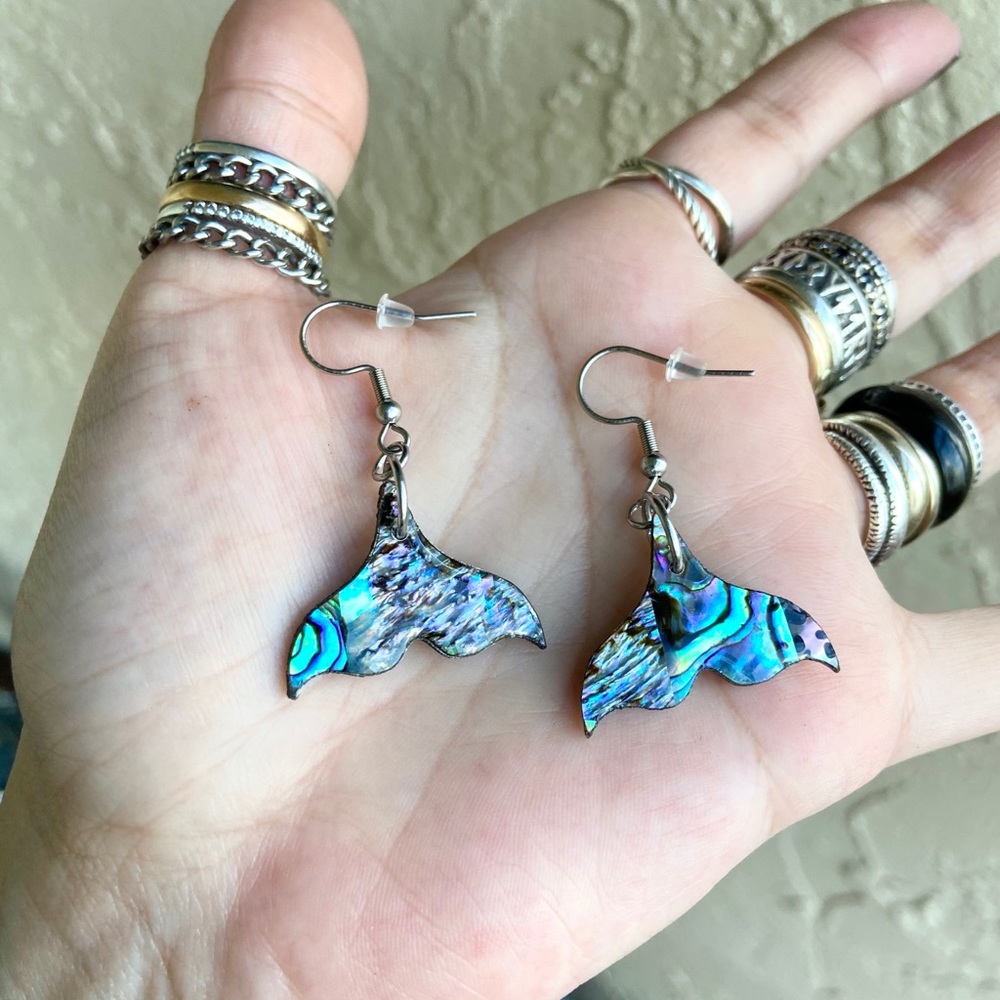 Mermaid abalone jewelry set . Mermaid tail abalone shell earrings + necklace set - Picture 14 of 15
